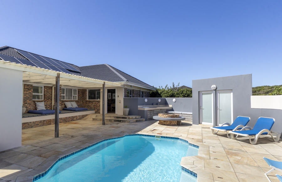 6 Bedroom Property for Sale in West Beach Eastern Cape